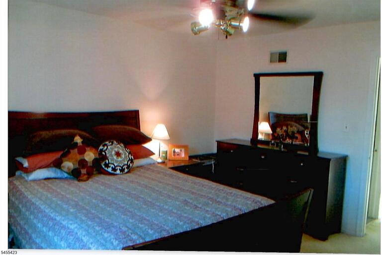 Property listing MLS 4048252 photo 11