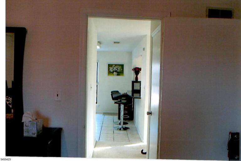 Property listing MLS 4048252 photo 15