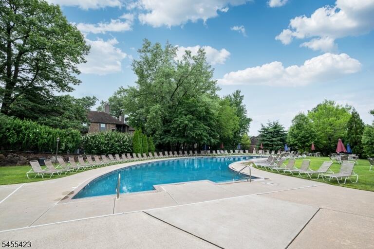 Property listing MLS 4048252 photo 28