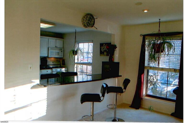 Property listing MLS 4048252 photo 7