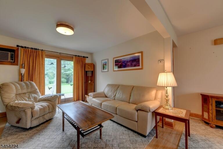 Property listing MLS 4048262 photo 6