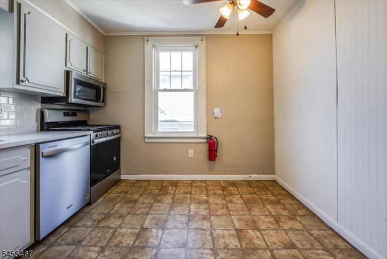 Property listing MLS 4048273 photo 19