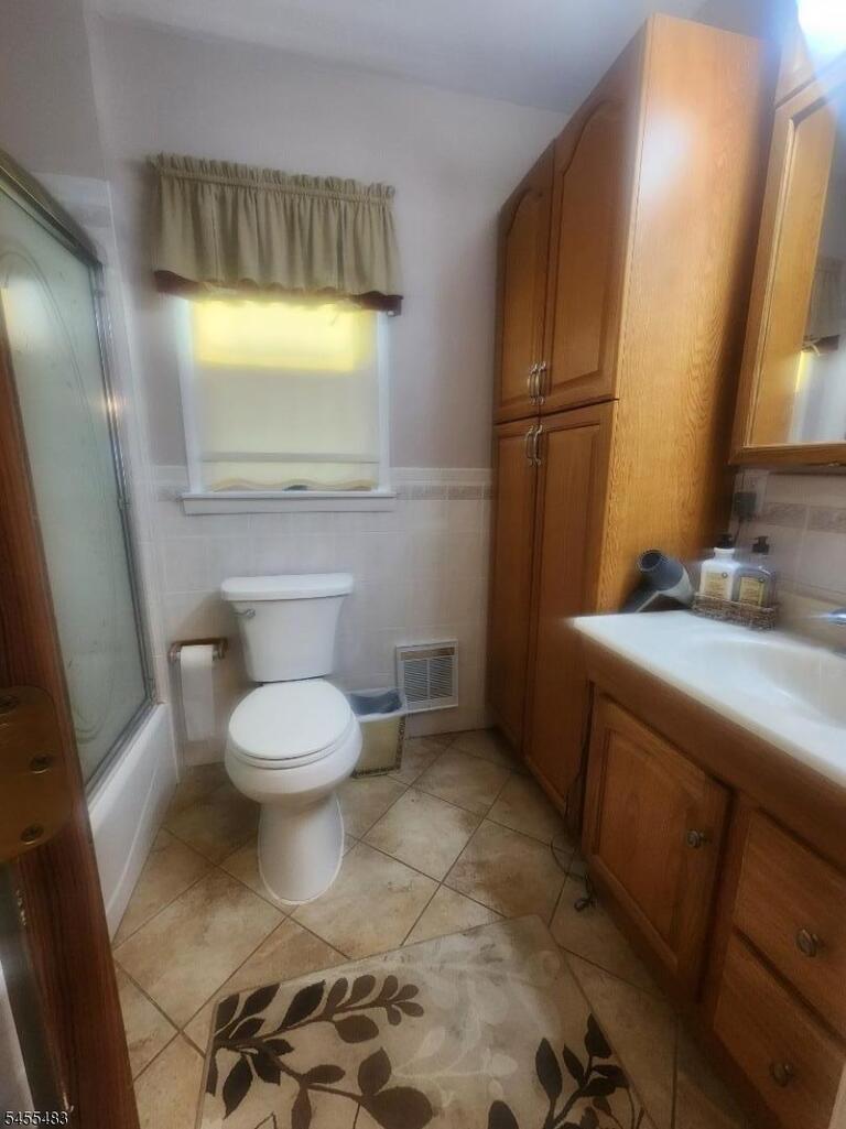 Property listing MLS 4048287 photo 9