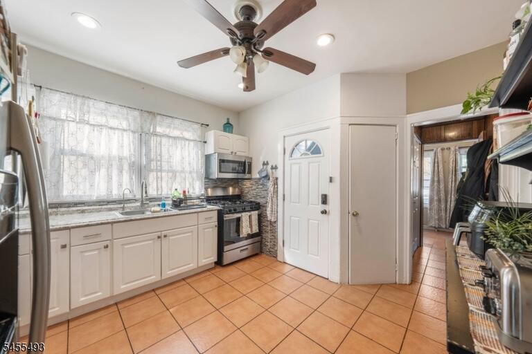 Property listing MLS 4048299 photo 14