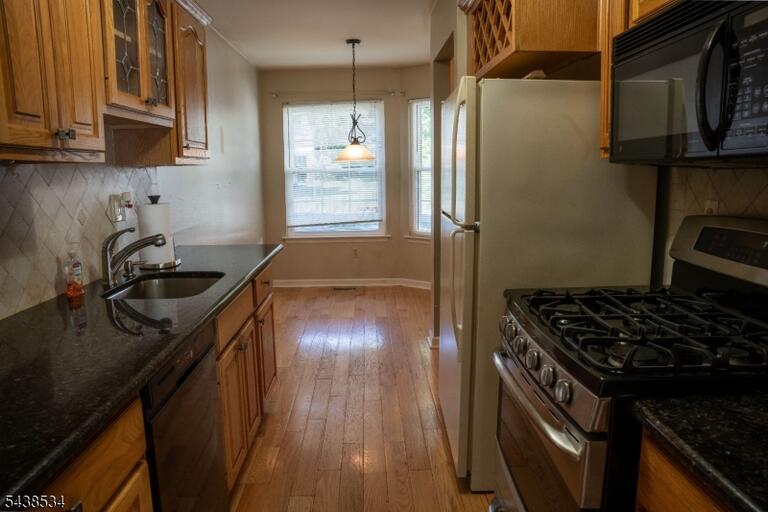 Property listing MLS 4048300 photo 10