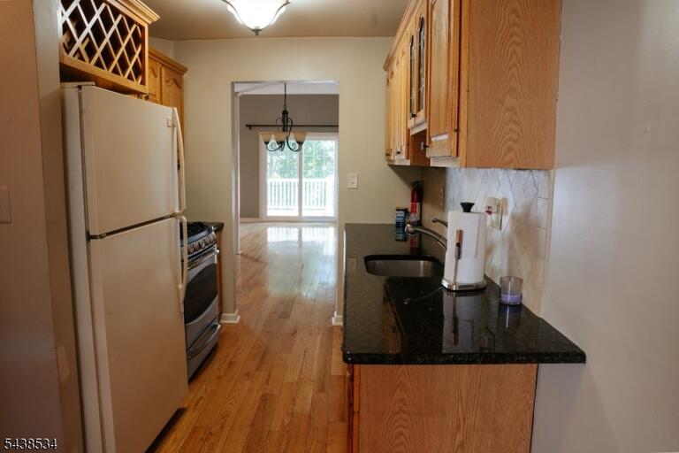 Property listing MLS 4048300 photo 12