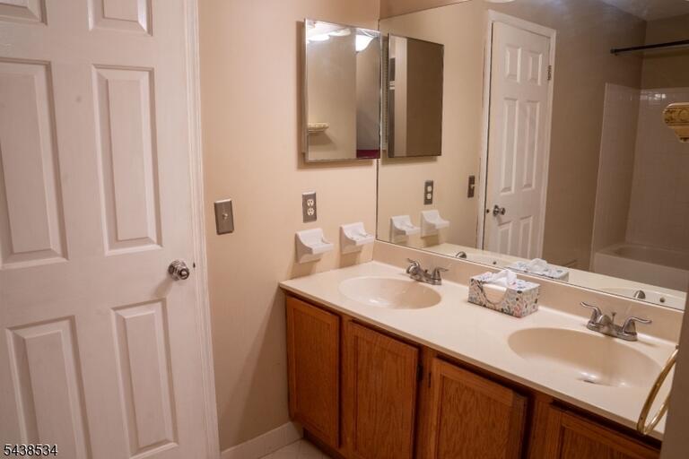 Property listing MLS 4048300 photo 23