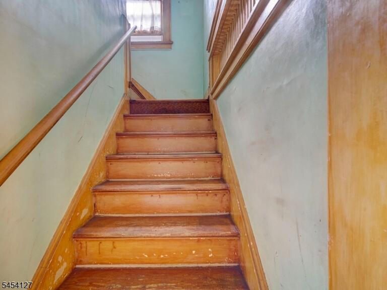 Property listing MLS 4048302 photo 13