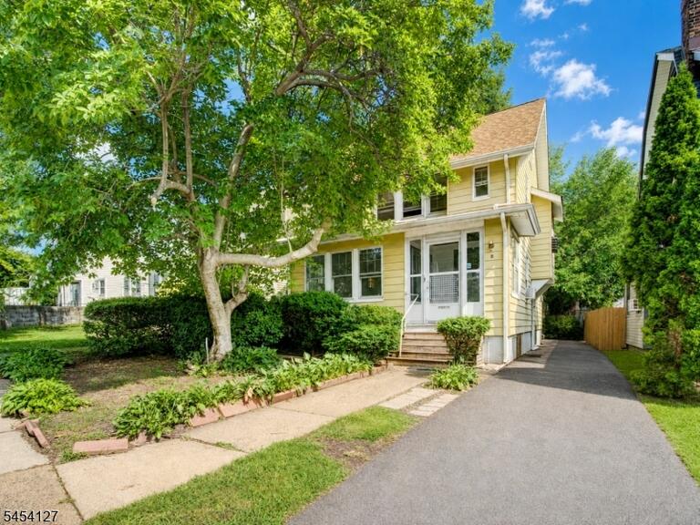 Property listing MLS 4048302 photo 2