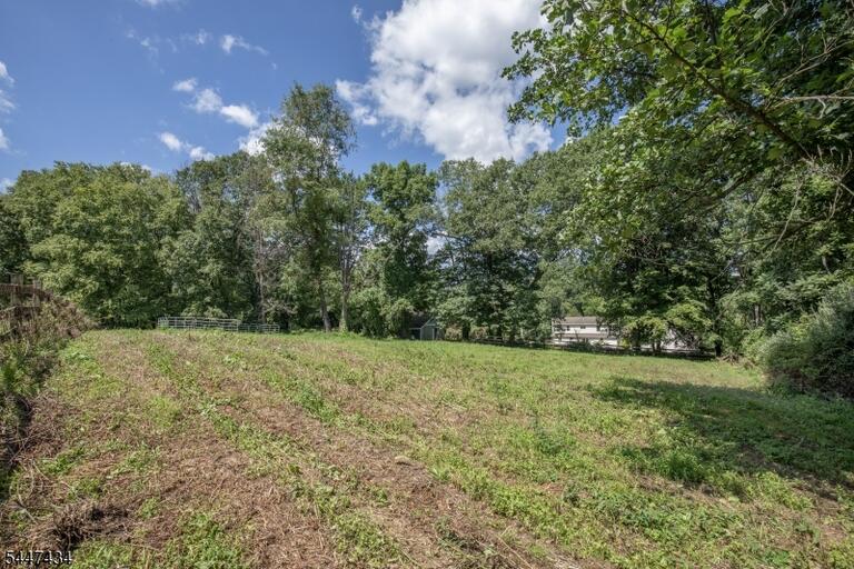 Property listing MLS 4048326 photo 9