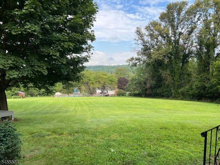 Property listing MLS 4048336 photo 13