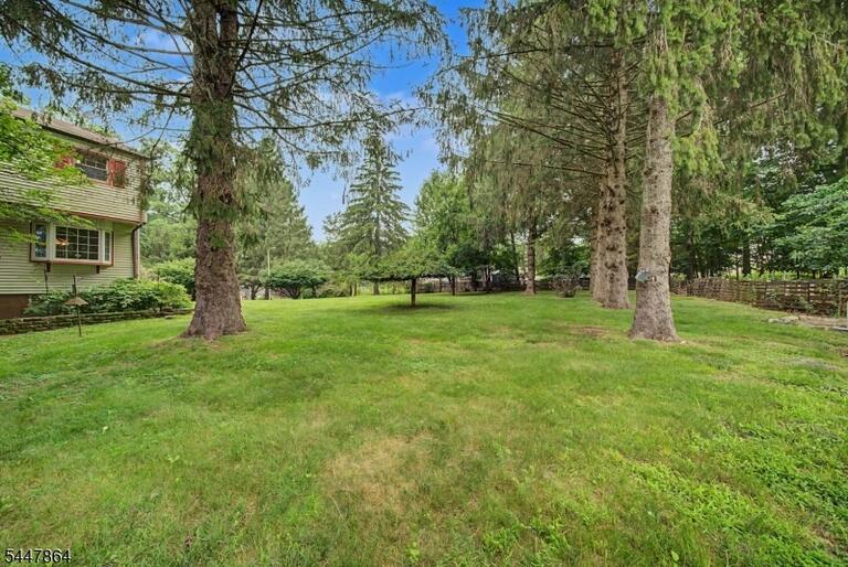 Property listing MLS 4048365 photo 1