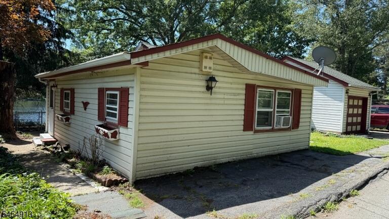 Property listing MLS 4048396 photo 3