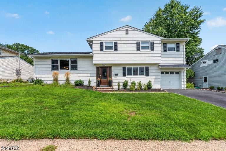 Property listing MLS 4048408 photo 2
