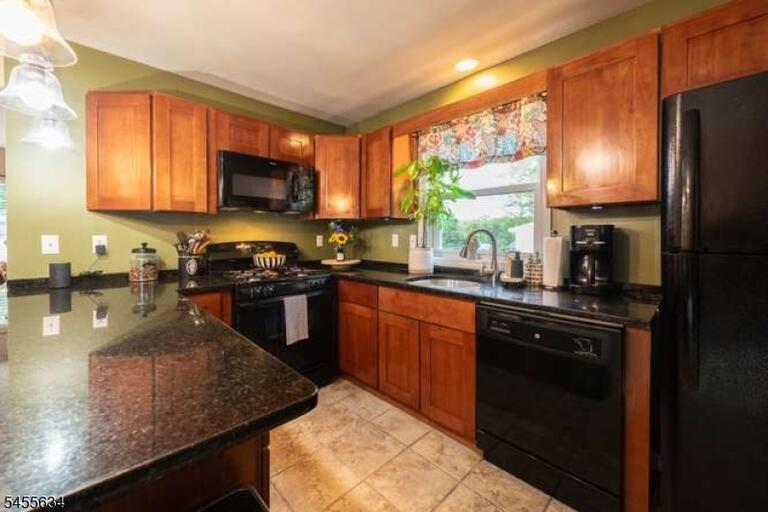 Property listing MLS 4048424 photo 14