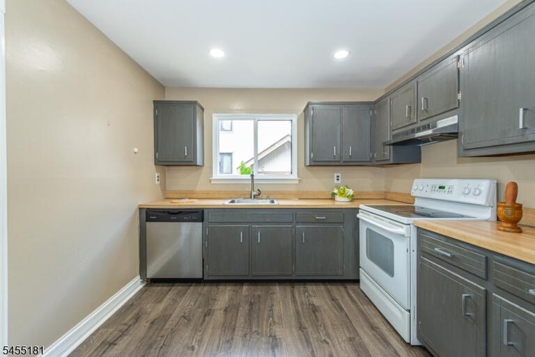 Property listing MLS 4048425 photo 4