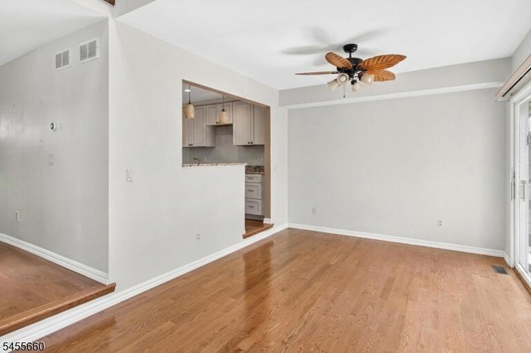 Property listing MLS 4048435 photo 8
