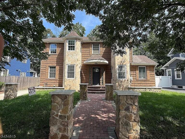 Property listing MLS 4048440 photo 1