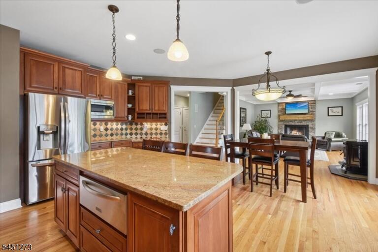 Property listing MLS 4048453 photo 13