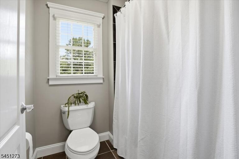 Property listing MLS 4048453 photo 34
