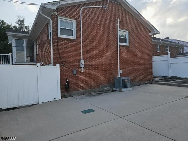 Property listing MLS 4048479 photo 31