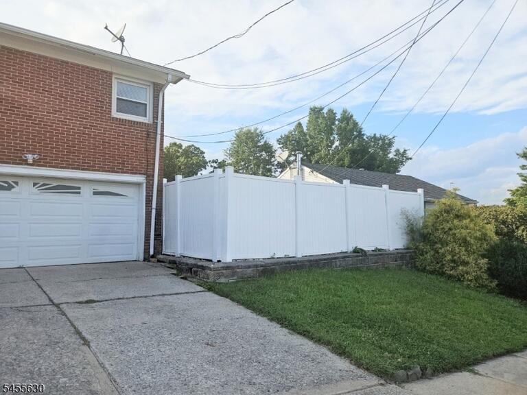 Property listing MLS 4048479 photo 4