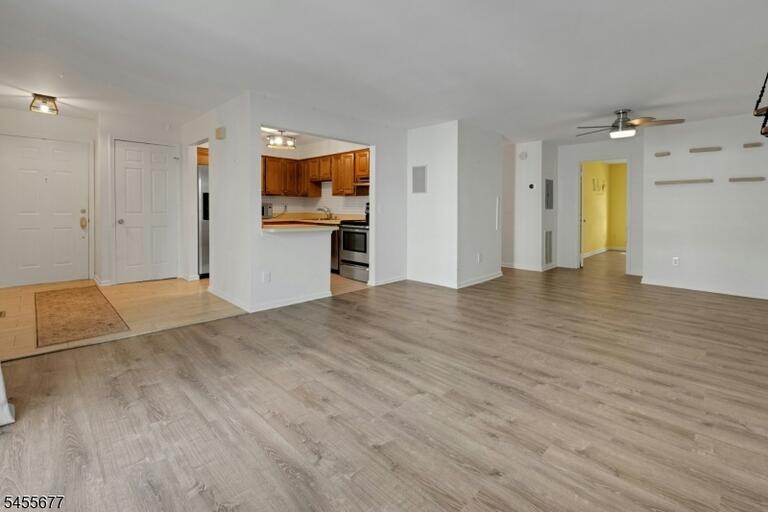 Property listing MLS 4048497 photo 10