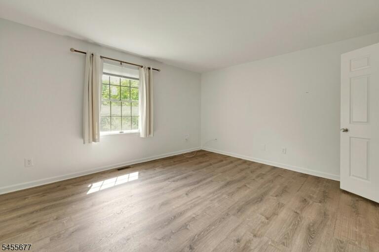 Property listing MLS 4048497 photo 21