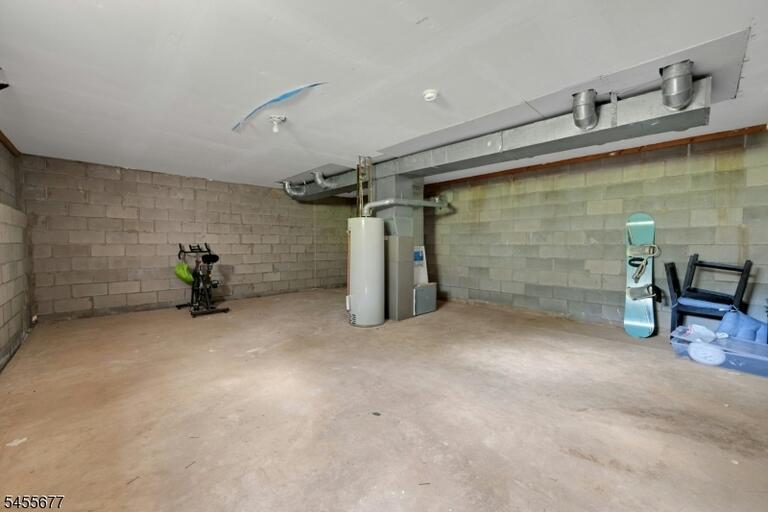 Property listing MLS 4048497 photo 31