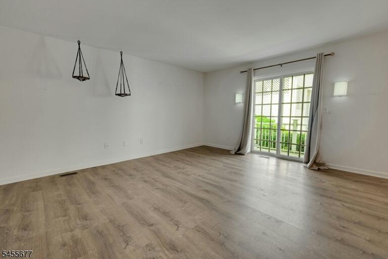 Property listing MLS 4048497 photo 7