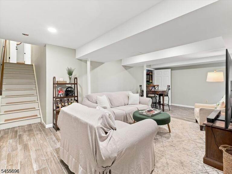 Property listing MLS 4048505 photo 22