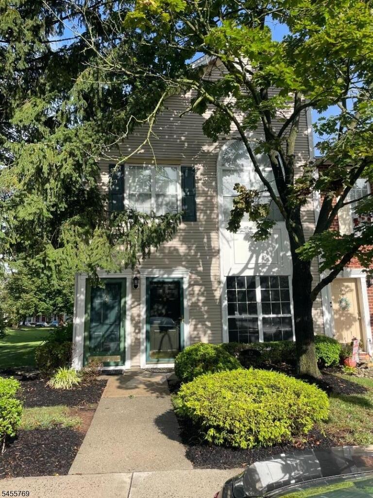 Property listing MLS 4048539 photo 1