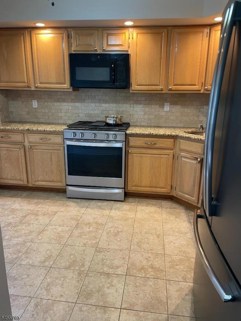 Property listing MLS 4048539 photo 12