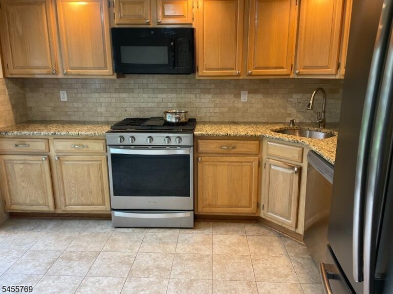 Property listing MLS 4048539 photo 8