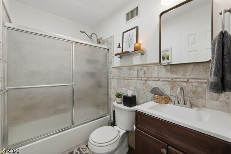 Property listing MLS 4048549 photo 12
