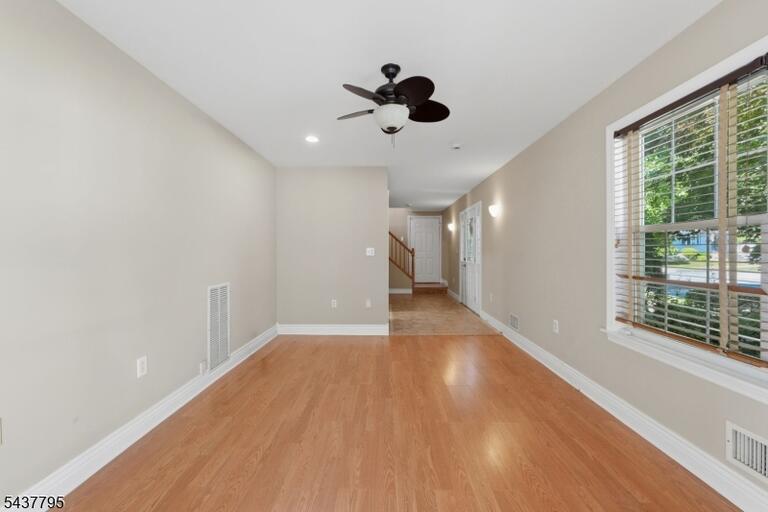 Property listing MLS 4048549 photo 25