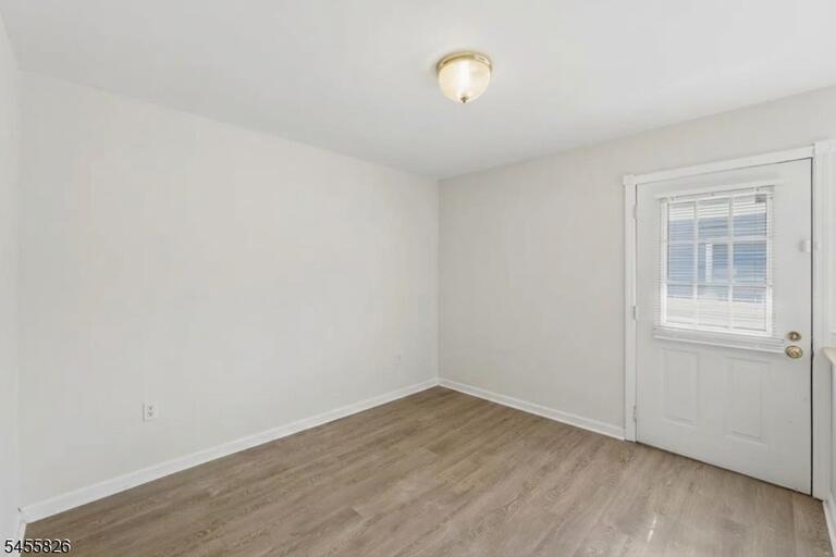 Property listing MLS 4048549 photo 28