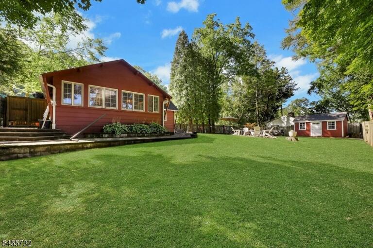Property listing MLS 4048560 photo 27