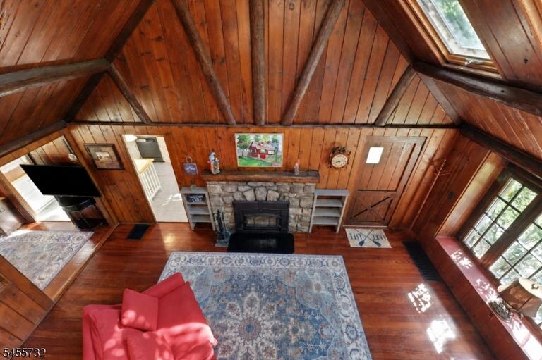 Property listing MLS 4048560 photo 4
