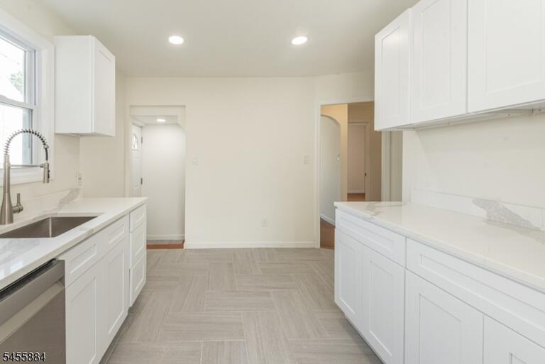 Property listing MLS 4048600 photo 9