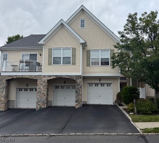 Property listing MLS 4048603 photo 1