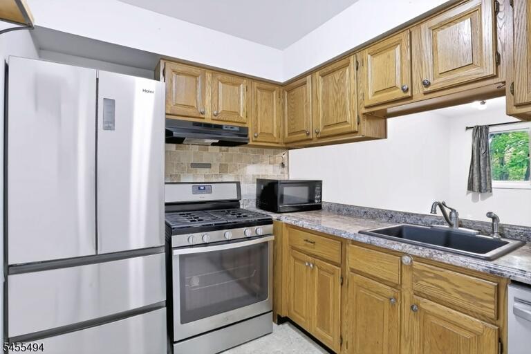 Property listing MLS 4048615 photo 1