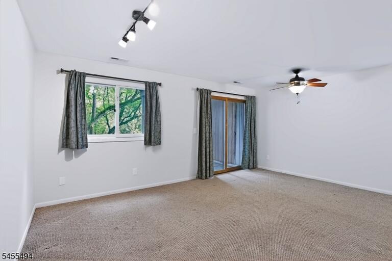 Property listing MLS 4048615 photo 10