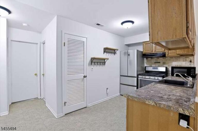 Property listing MLS 4048615 photo 14