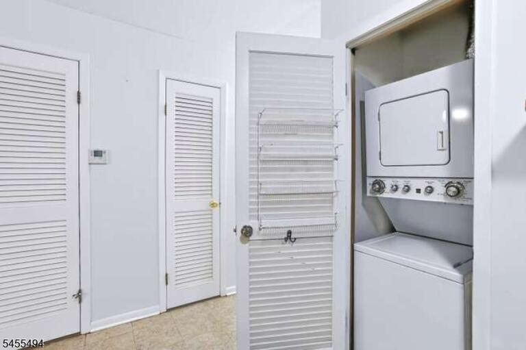 Property listing MLS 4048615 photo 15