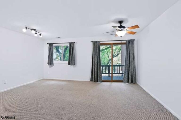 Property listing MLS 4048615 photo 9