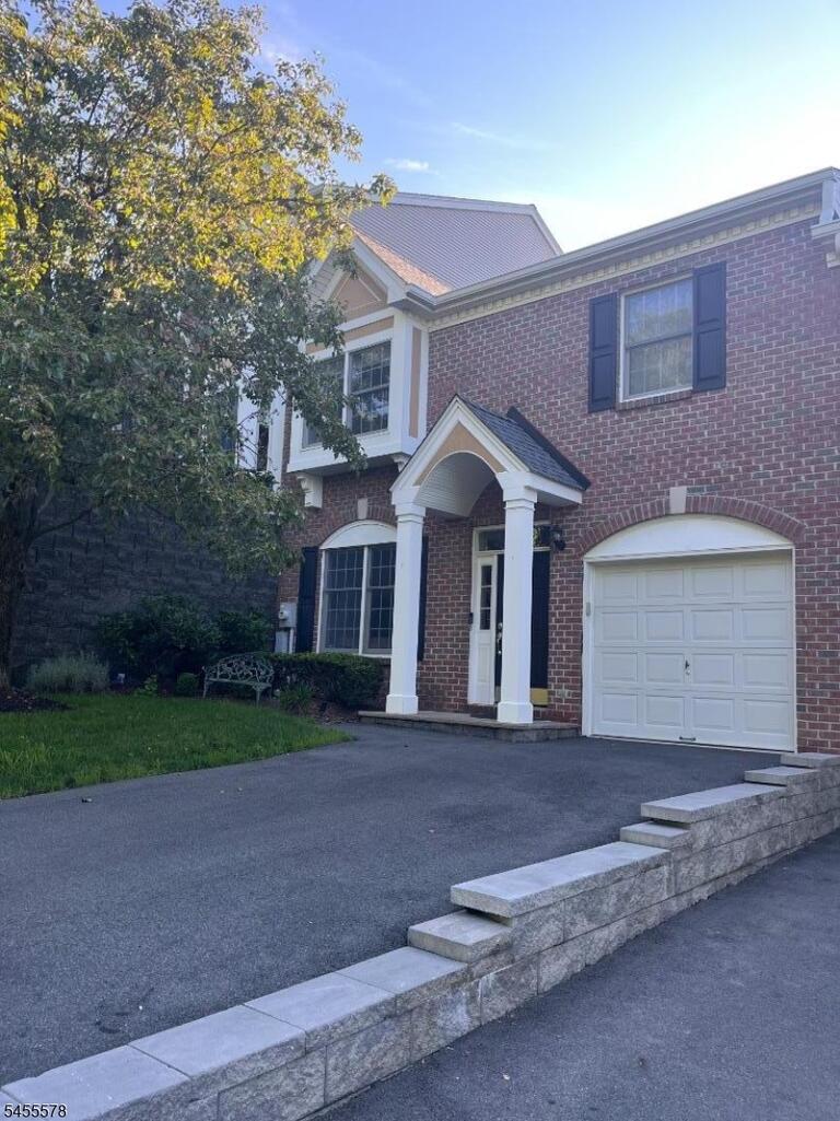 Property listing MLS 4048617 photo 1