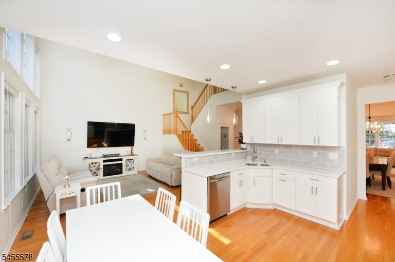 Property listing MLS 4048617 photo 13