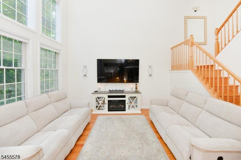 Property listing MLS 4048617 photo 15