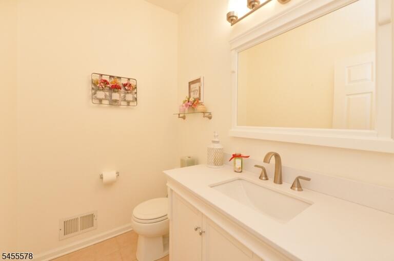 Property listing MLS 4048617 photo 18